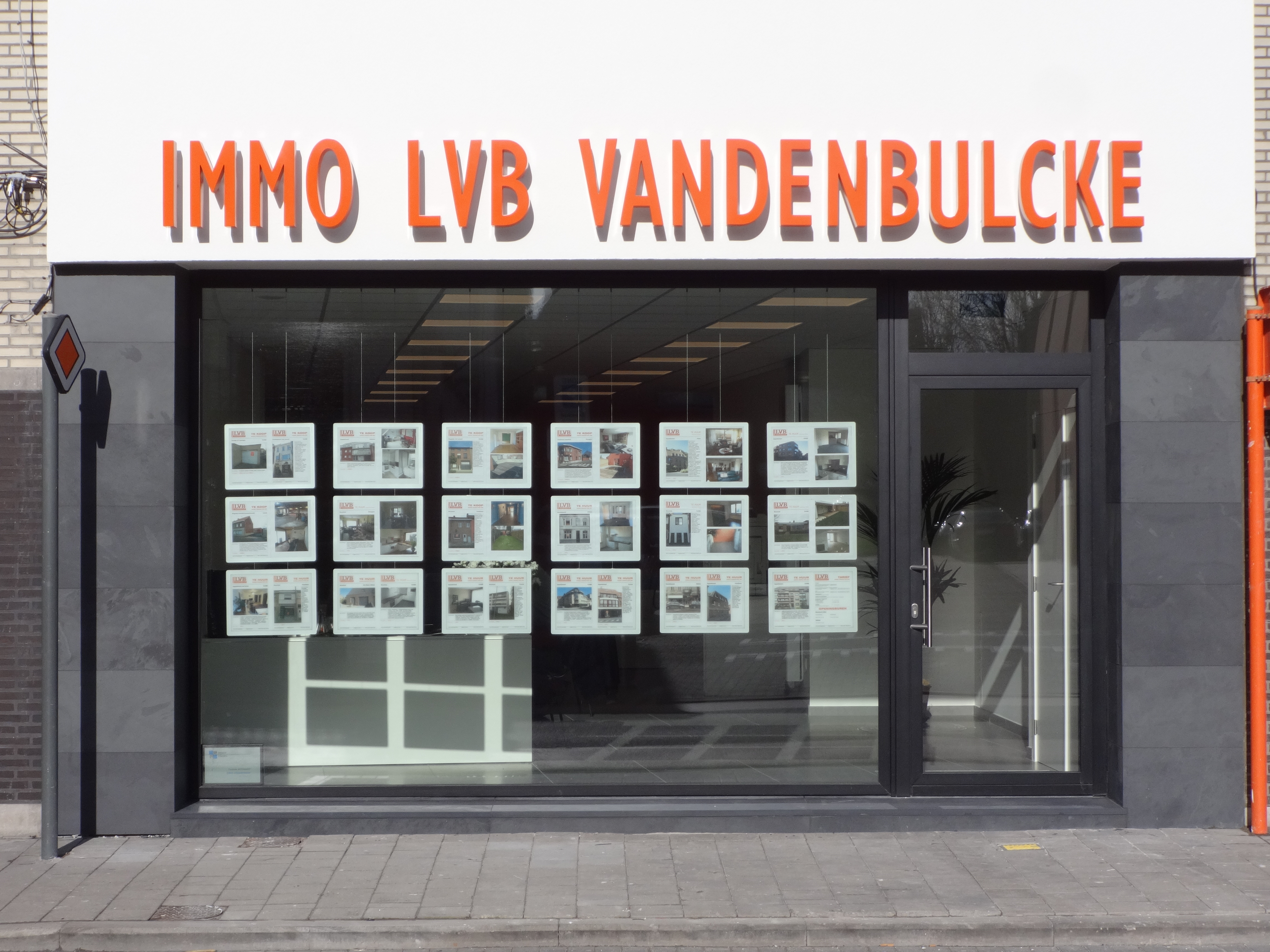 L.V.B. - VANDENBULCKE | Kortrijk