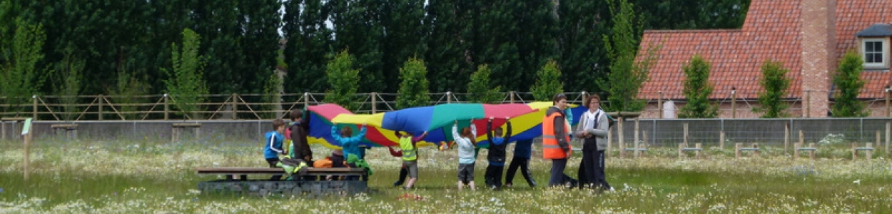 Warande openbaar speeldomein met parachute