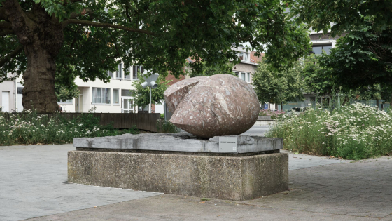 Sculptuur Een Hart voor Overleie van Luche