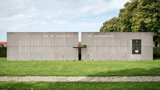 Foto van het oorlogsmonument op kerkhof Sint-Jan