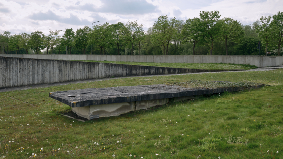 Foto van het kunstwerk Tombetafel