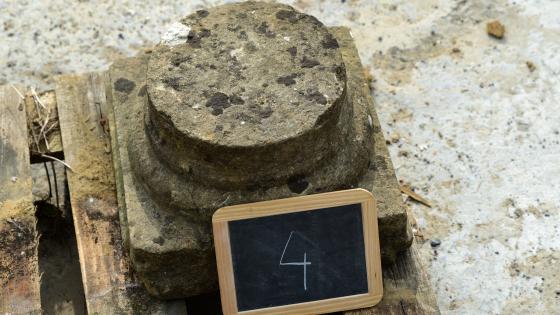 Lapidarium lot 004 | prijs &euro; 80 | 40 x 40 x 25 cm | circa 50 kg