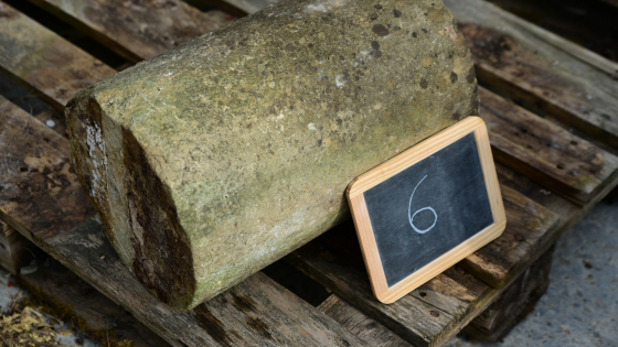 Lapidarium lot 006 | prijs &euro; 65 | 43 x 27 x 27 cm | circa 40 kg