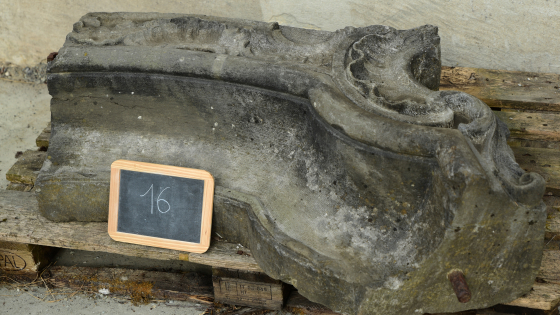 Lapidarium lot 016 | prijs &euro; 100 | 115 x 65 x 33 cm | circa 300 kg