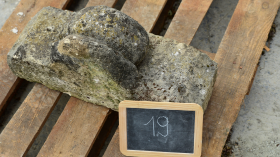 Lapidarium lot 019 | prijs &euro; 40 | 60 x 20 x 30 cm | circa 40 kg