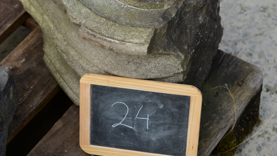 Lapidarium lot 024 | prijs &euro; 40 | 46 x 30 x 28 cm | circa 50 kg