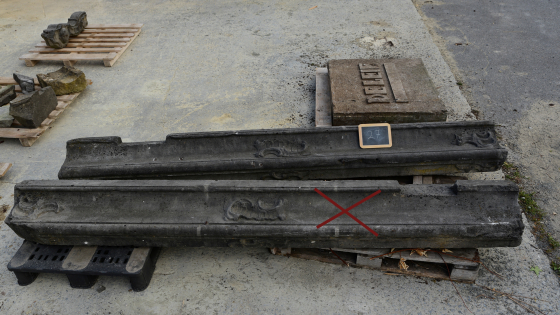 Lapidarium lot 027 | prijs &euro; 200 | 295 x 50 x 35 | circa 650 kg