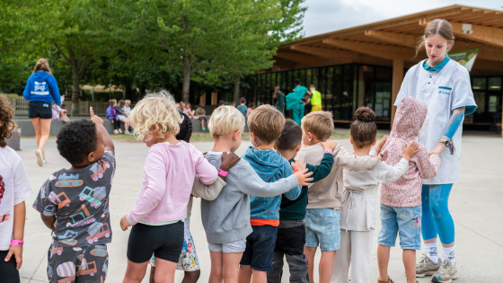 Kleuters bij speelpleinwerking Wasper in de zomer van 2025