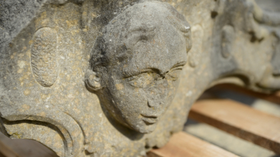 steen uit lapidarium