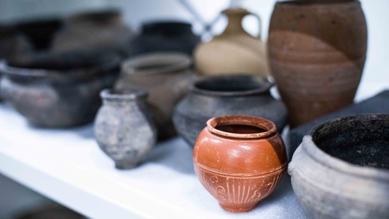 archeologische keramiek, fotograaf: Stad Kortrijk - Bas Bogaerts