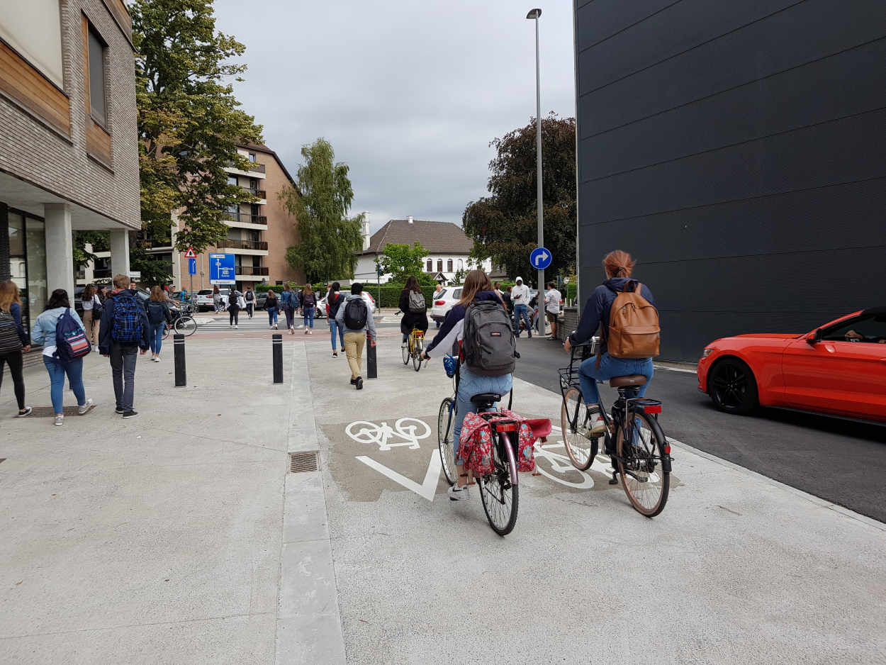 Fietsdoorsteek Vercruysselaan-Diksmuidekaai