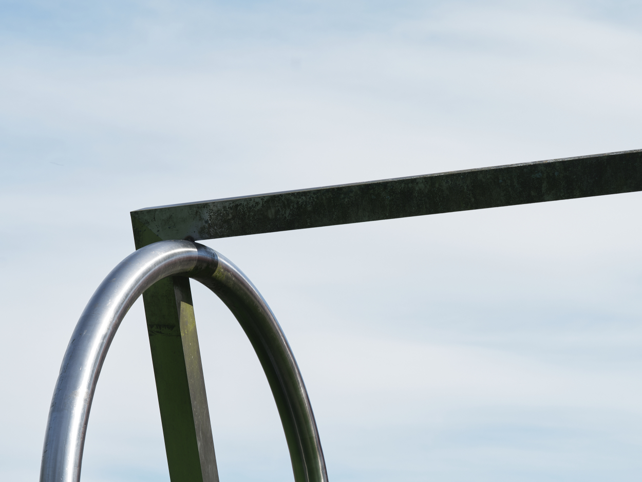 Sculptuur Cirkel en Vierkant van Tine Vindevogel