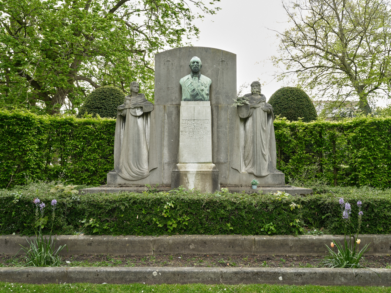 Foot van het monument voor August Reynaert