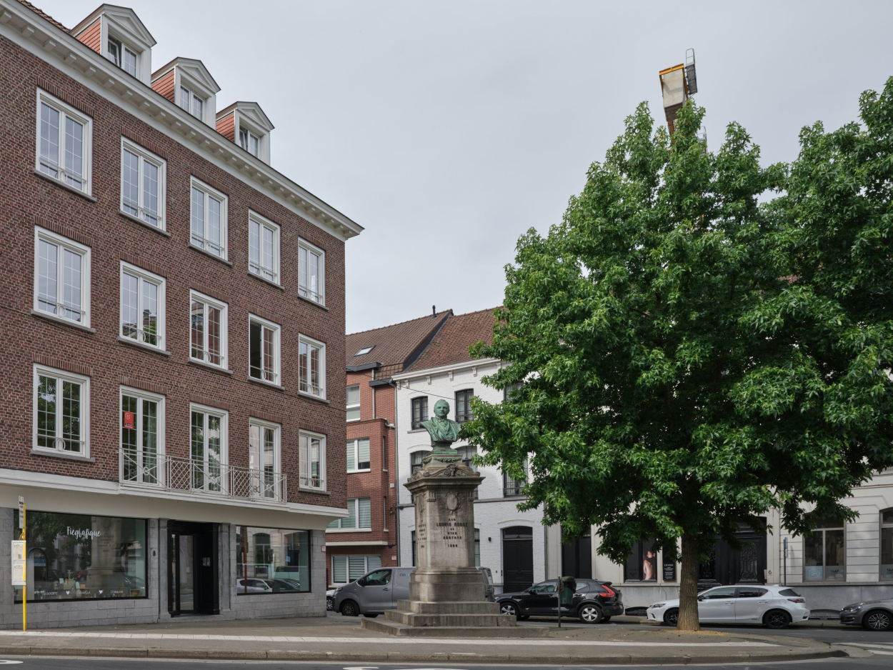 Foto van Louis Robbe standbeeld