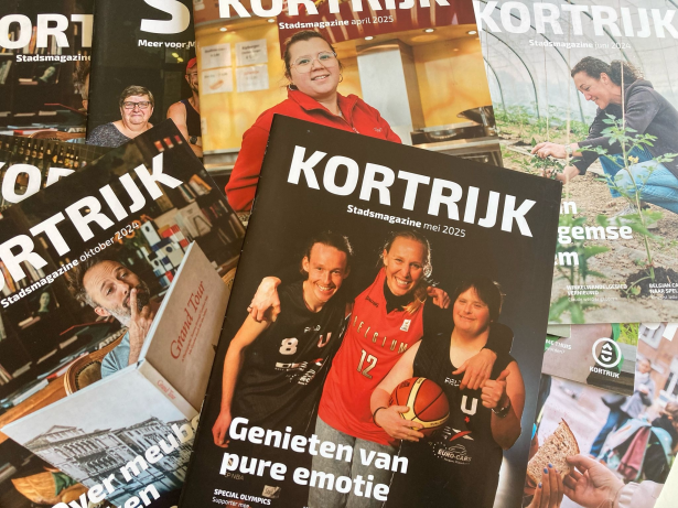 Een bonte verzameling van verschillende stadsmagazine van Kortrijk