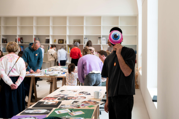Zicht op het atelier van Abby.