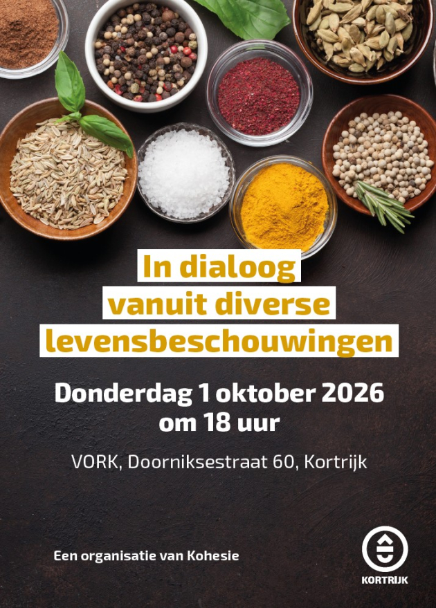 Foto van allerlei kruiden in schaaltjes uitgestald op tafel