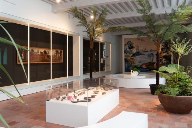 beeld van De Living met kunstwerken