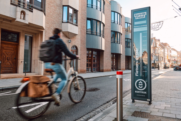 fietser aan fietsteller